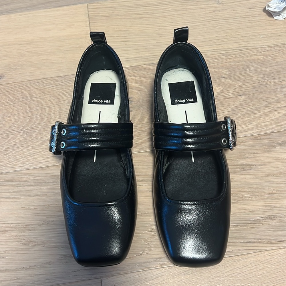 Black Dolce Vita Flats - Picture 2 of 2